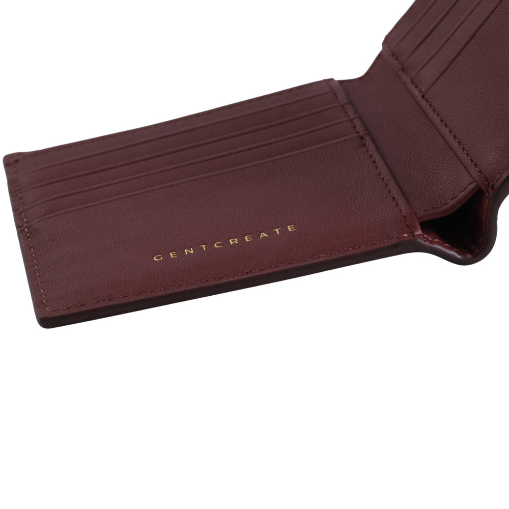 Cartera de piel con relieve de cocodrilo El interior de una billetera de cuero de cocodrilo burdeos