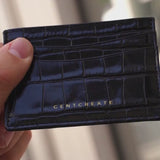 光沢のあるレザーカードホルダー