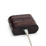 حافظة إيربودز برو بورغندية لامعة من جينت كريت