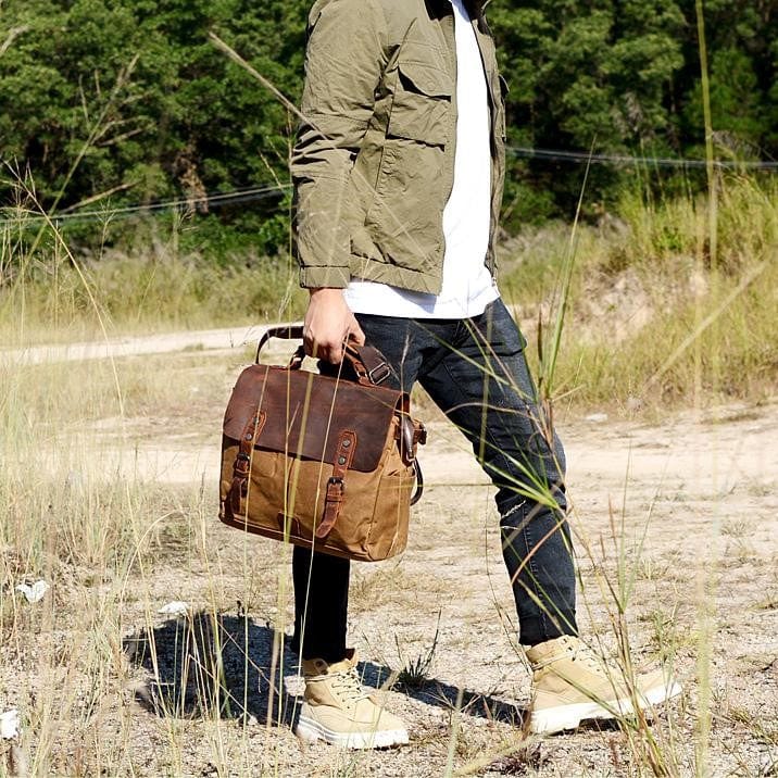 Vokset lerrets motorsykkelveske Saluto Vokset Canvas Budveske "Saluto" Vanntett 80-talls Bag Gentcreate
