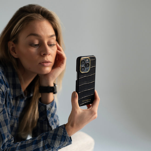 젠트크리에이트의 검은색 가죽 악어 아이폰 케이스