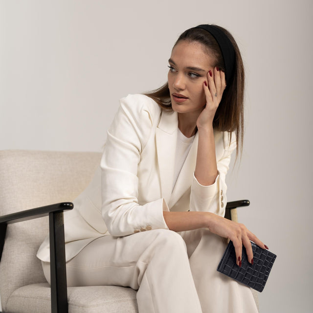 악어 가죽 네이비 여권 홀더