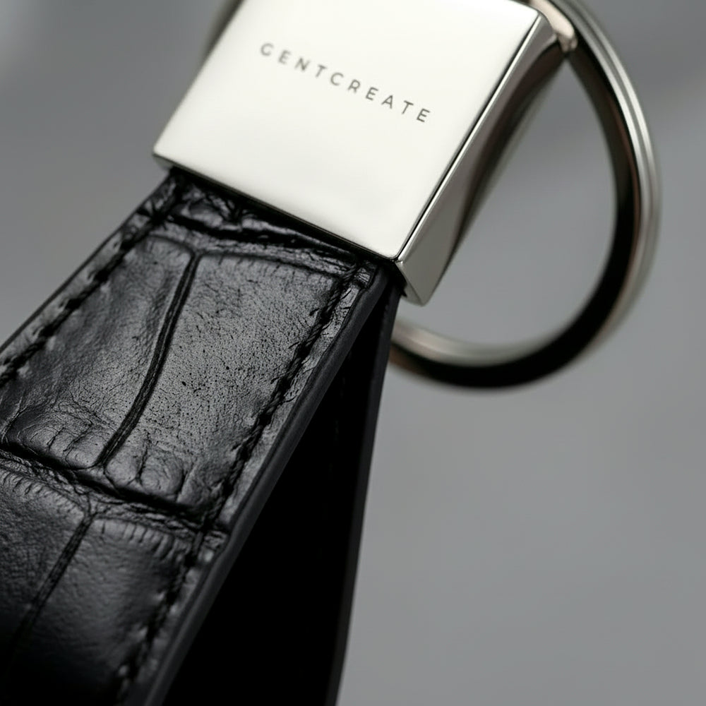 Black crocodile leather keychain close up GENTCREATE