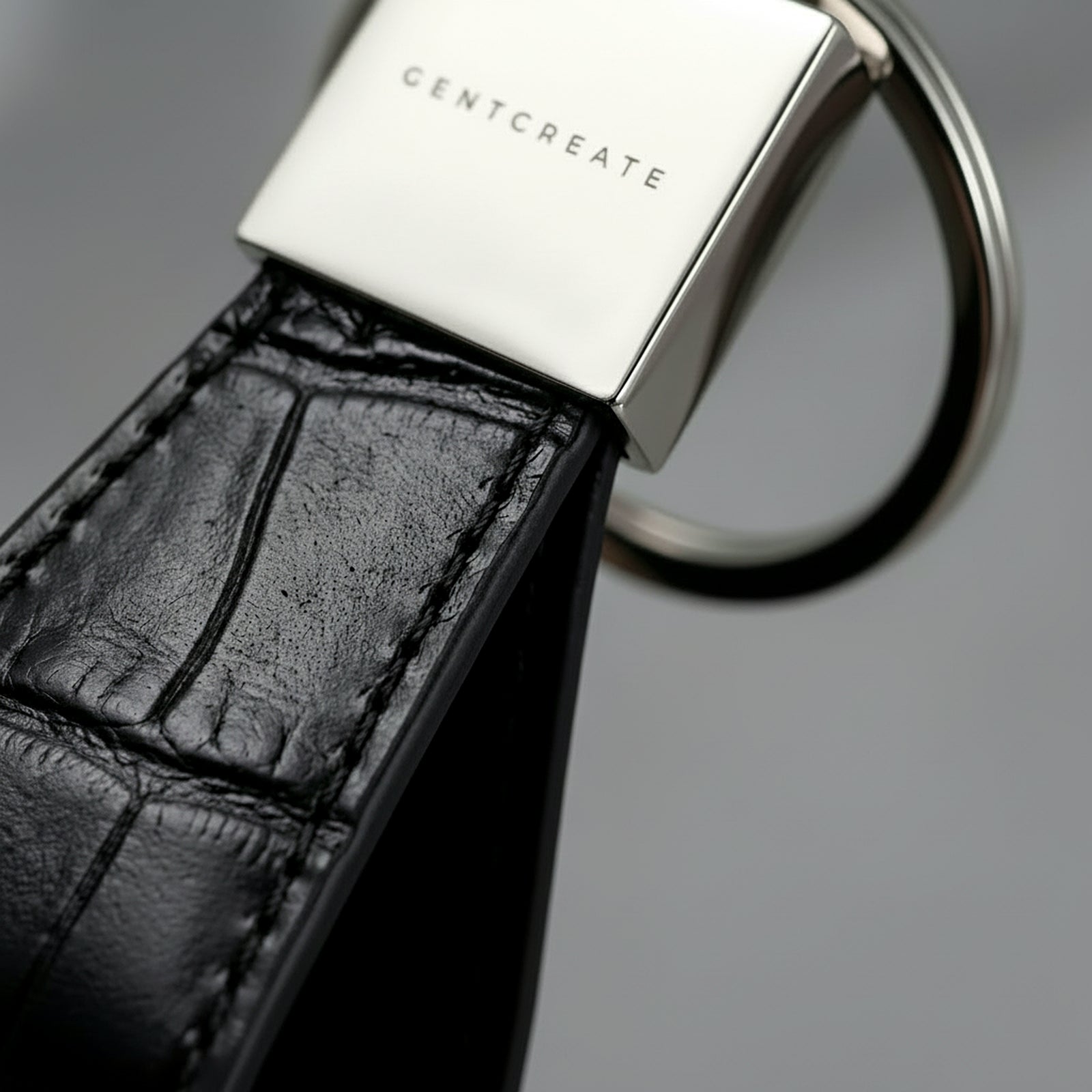 Black crocodile leather keychain close up GENTCREATE