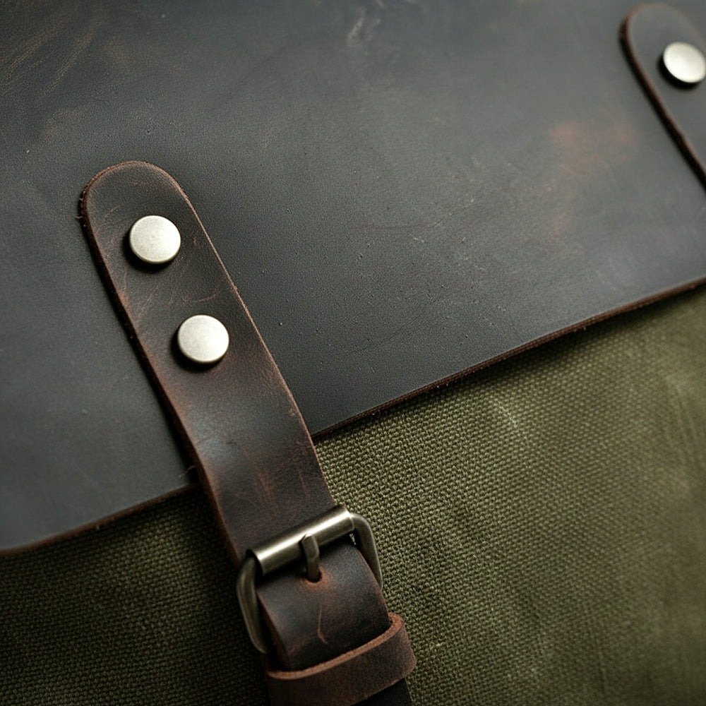 ヴィンテージキャンバスバックパックと