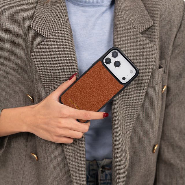 Funda de cuero para iPhone con estampado de guijarros