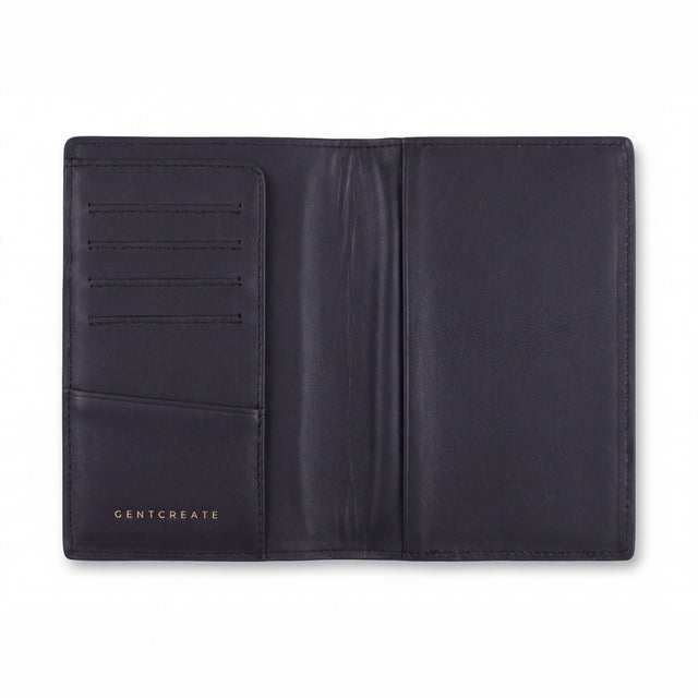 Porta-passaporte da GENTCREATE em pele verde brilhante gravada efeito croco, aberto, a mostrar as ranhuras para cartões e os bolsos, em fundo branco