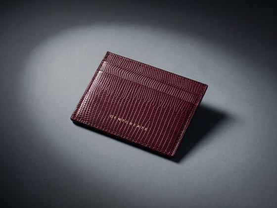 Tarjetero burdeos de cuero grabado lagarto de GENTCREATE, imagen del menú Carteras porta tarjetas