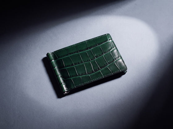 Cartera con clip verde de cuero croco de GENTCREATE, imagen del menú Carteras de cuero con clip para billetes